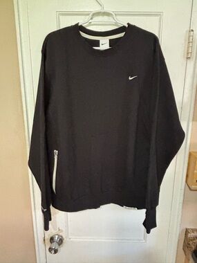 Nike Men’s Black Crewneck Sweatshirt with White Swoosh and zipper pocket dry fit
